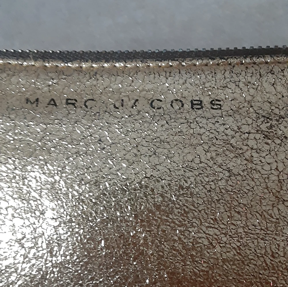 Marc Jacobs Distressed leather Pouch